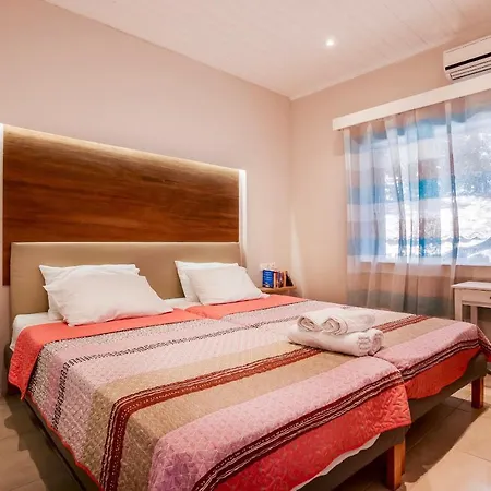 Nissaki Poseidon By Sealand * Nisaki (Corfu)